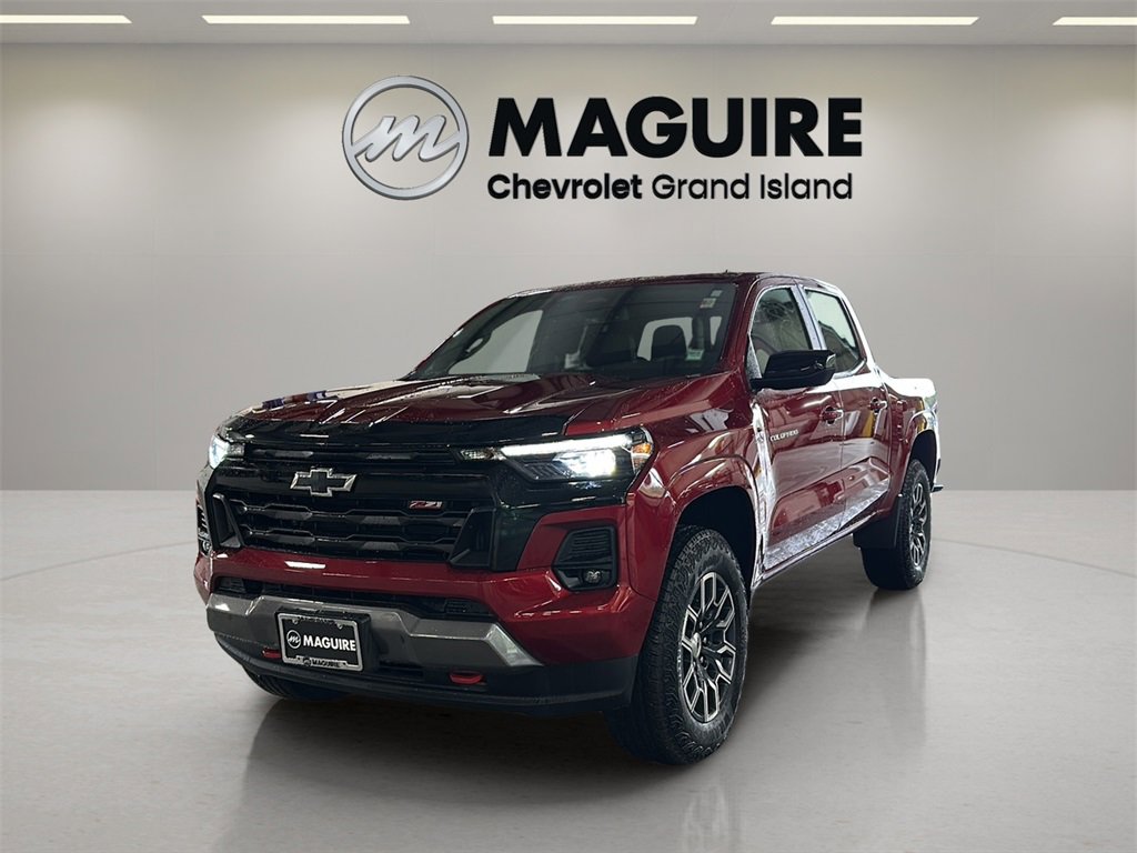 Used 2024 Chevrolet Colorado Z71 w/ Z71 Convenience Package 2