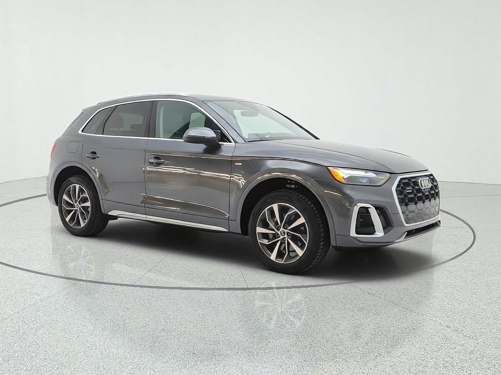 Used 2023 Audi Q5 2.0T Premium Plus w/ Premium Plus Package AWD/4WD image 3