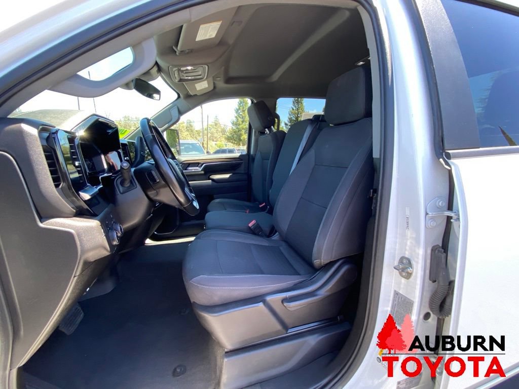 Used 2024 Chevrolet Silverado 2500 LT AWD/4WD image 30