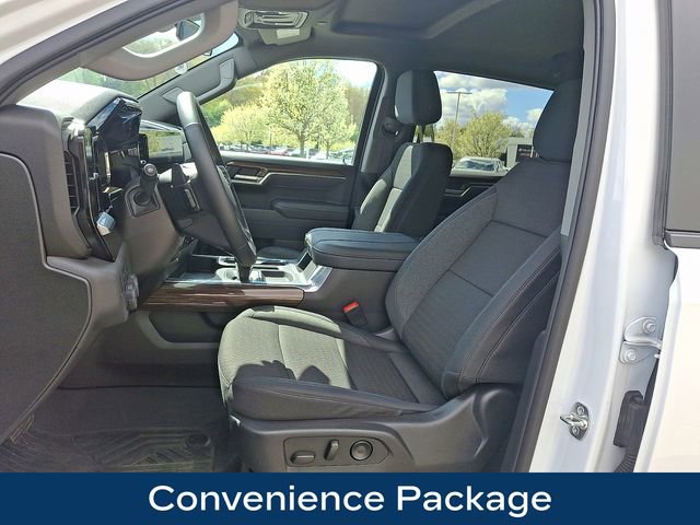 Used 2025 Chevrolet Silverado 1500 LT Trail Boss w/ LPO, Dark Essentials Package image 2