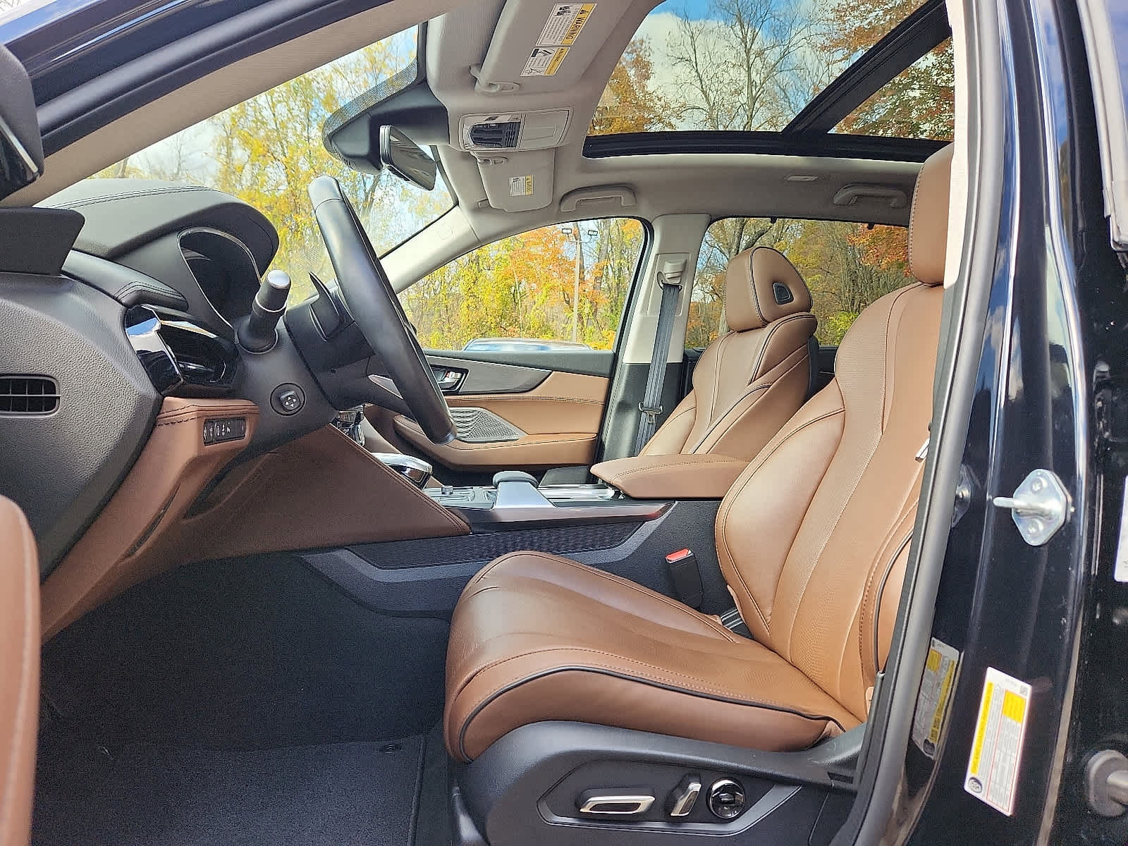 Used 2024 Acura MDX SH-AWD w/ Advance Package image 14