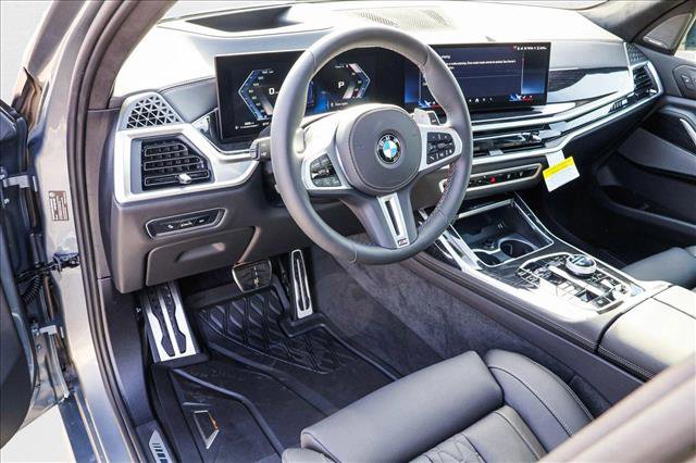 Used 2025 BMW X7 M60i w/ Executive Package image 10