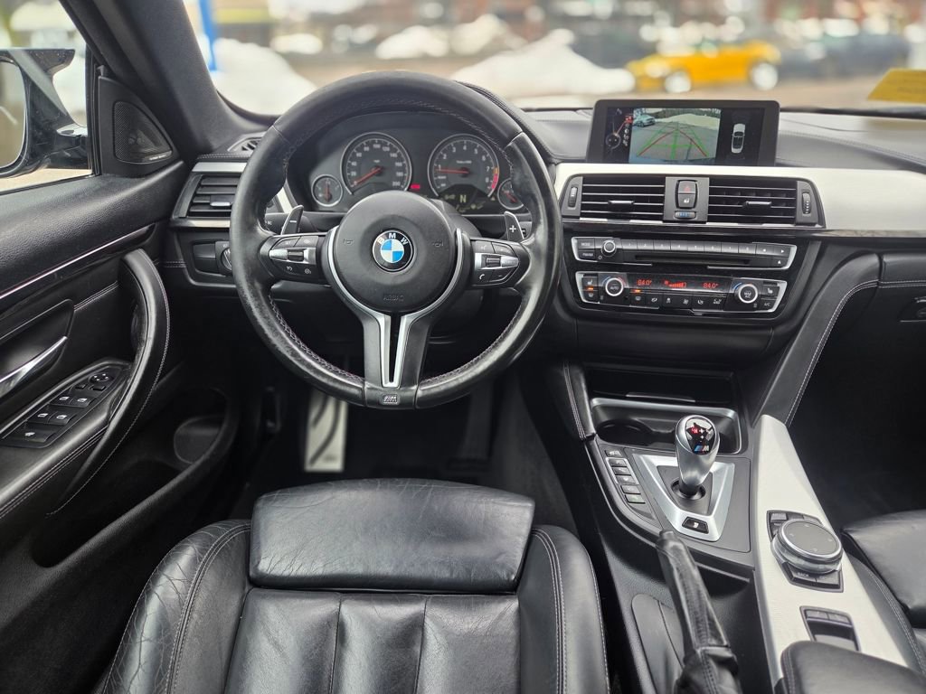 Used 2015 BMW M4 Convertible image 23