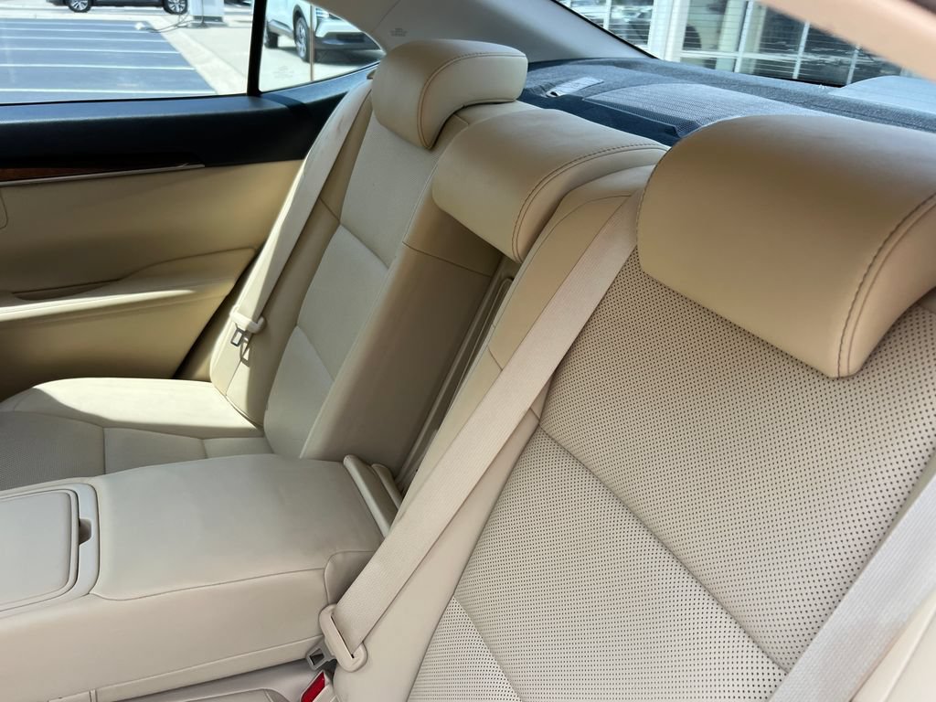 Used 2014 Lexus ES 350 w/ Premium Package FWD image 16