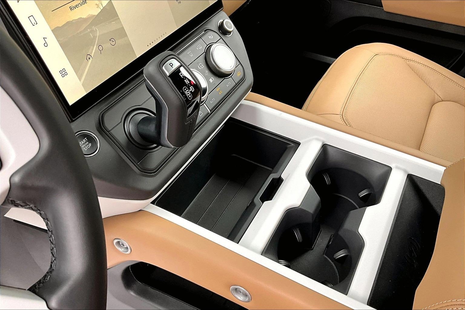 New 2026 Land Rover Defender 110 X-Dynamic SE image 8