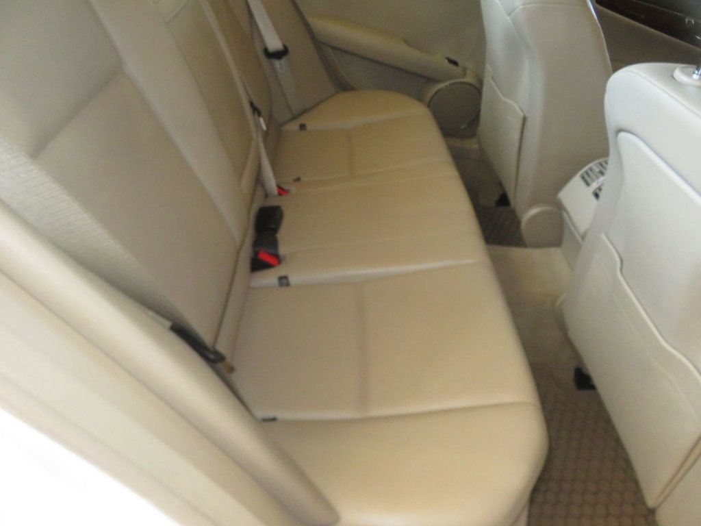 Used 2011 Mercedes-Benz C 300 Sedan image 26