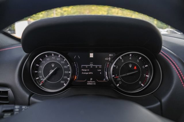 Used 2022 Maserati Levante GT AWD/4WD image 36