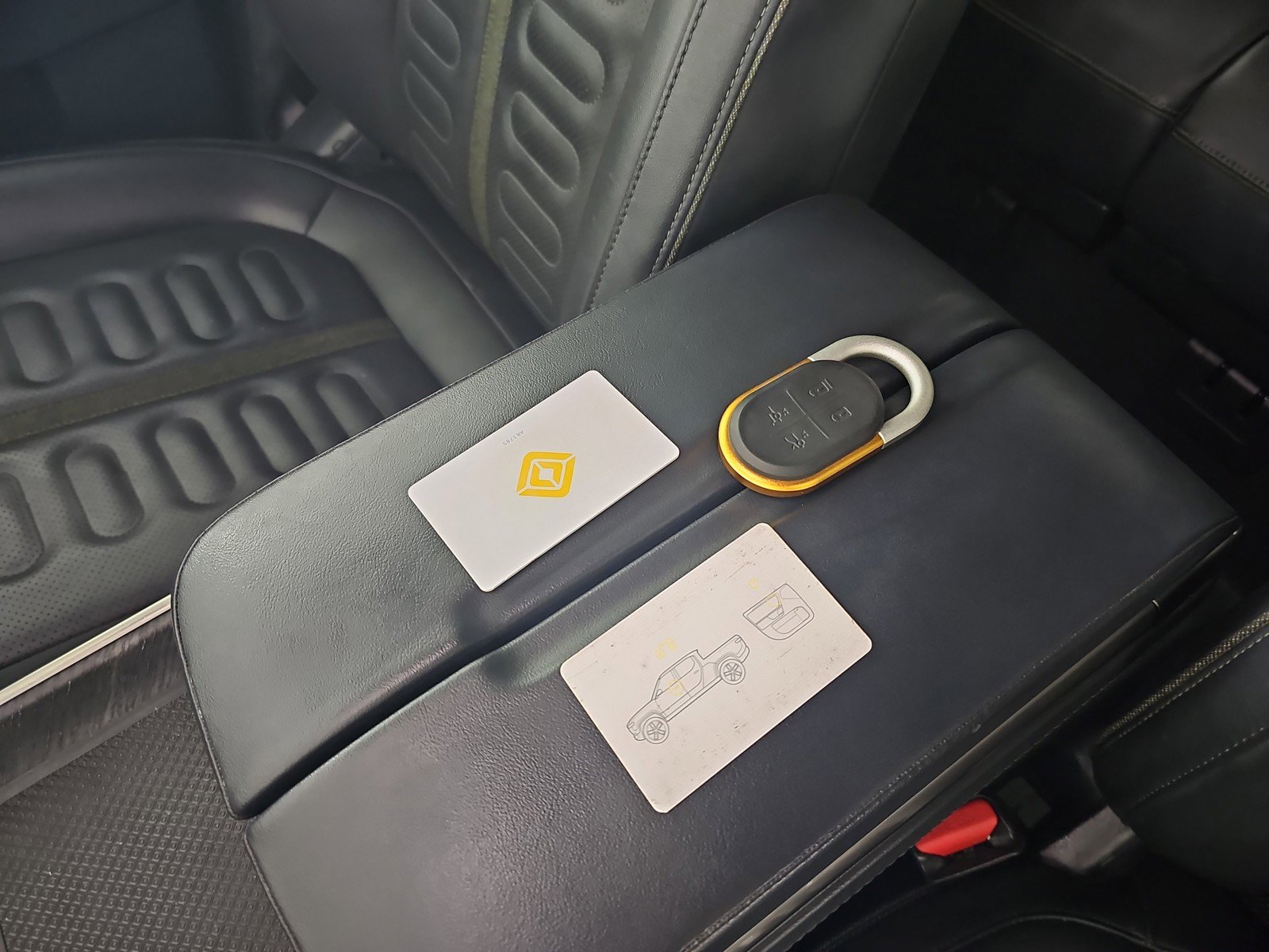 Used 2024 Rivian R1T Adventure AWD/4WD image 29