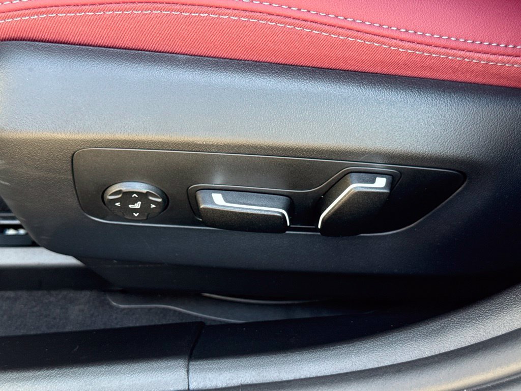 Used 2026 BMW 530i w/ M Sport Package RWD image 21