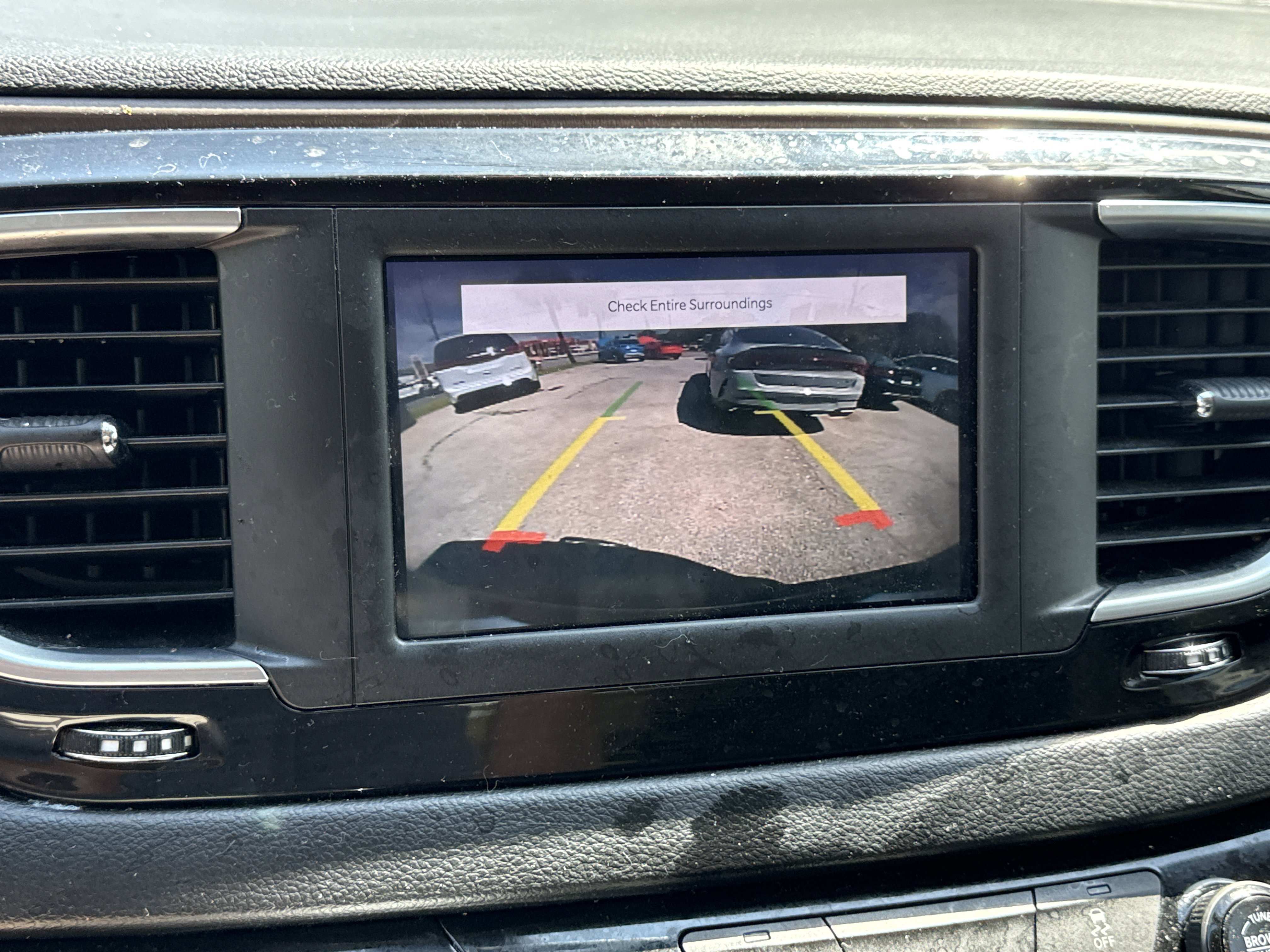 Used 2022 Chrysler Voyager LX image 19