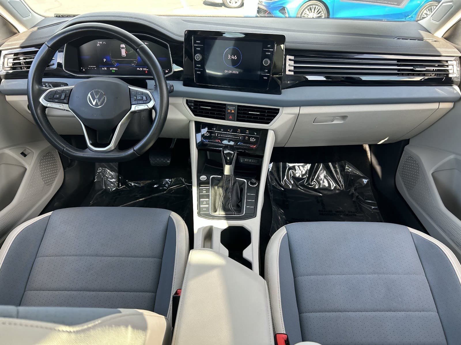 Used 2025 Volkswagen Jetta SE FWD image 18