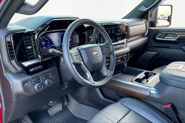 Used 2024 Chevrolet Silverado 2500 High Country w/ High Country Premium Package image 12