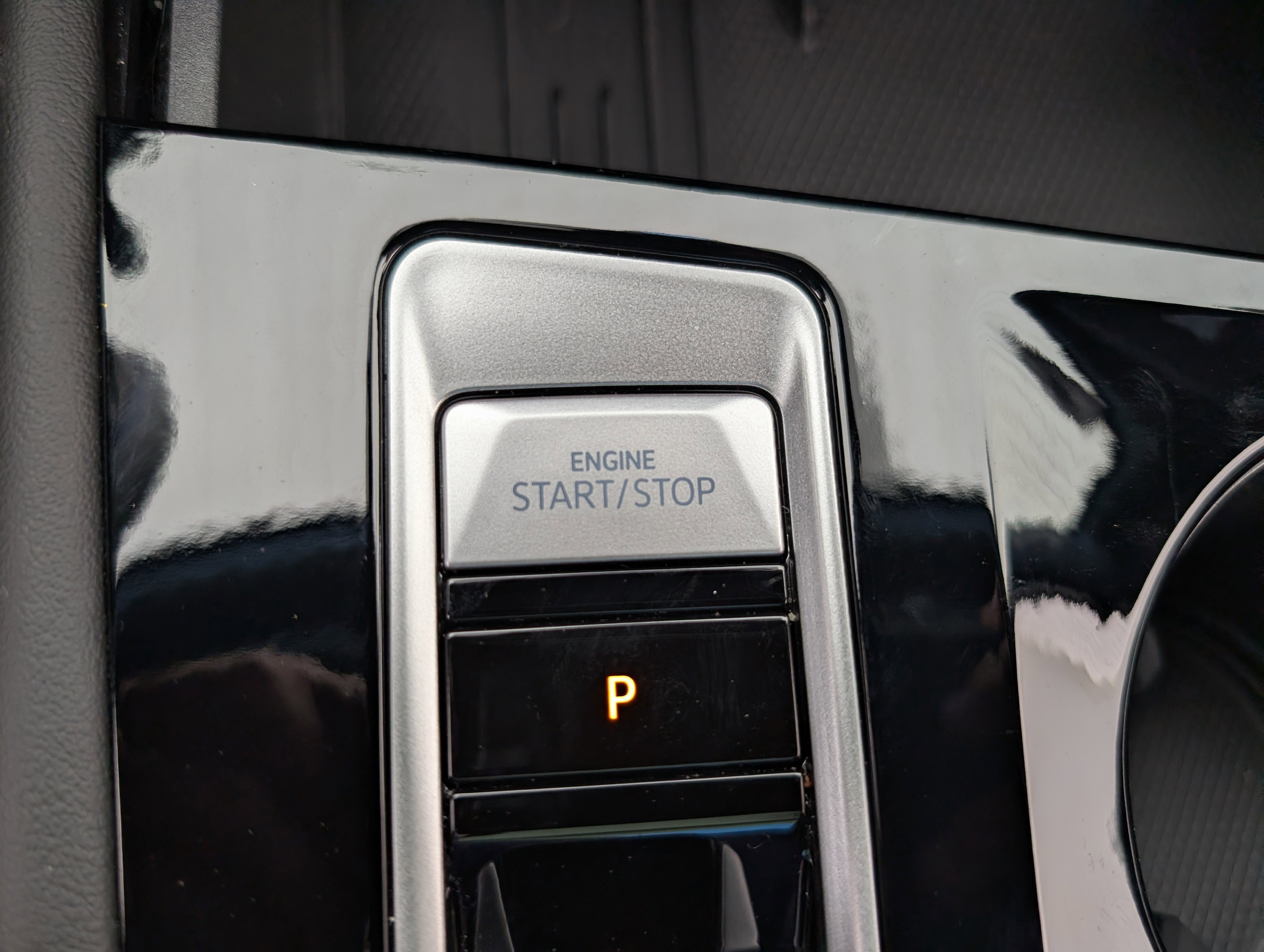 Used 2025 Volkswagen Atlas Cross Sport SEL image 35