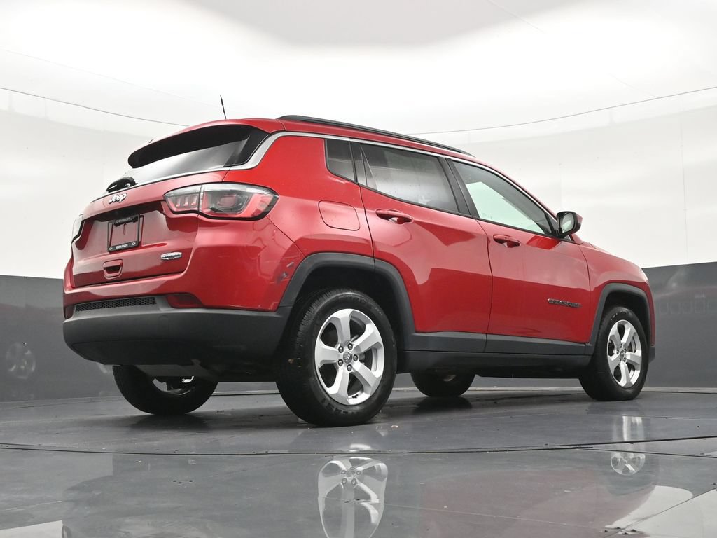 Used 2018 Jeep Compass Latitude FWD image 27