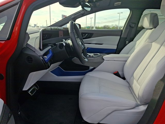 Used 2025 Cadillac Optiq Sport 2 image 13