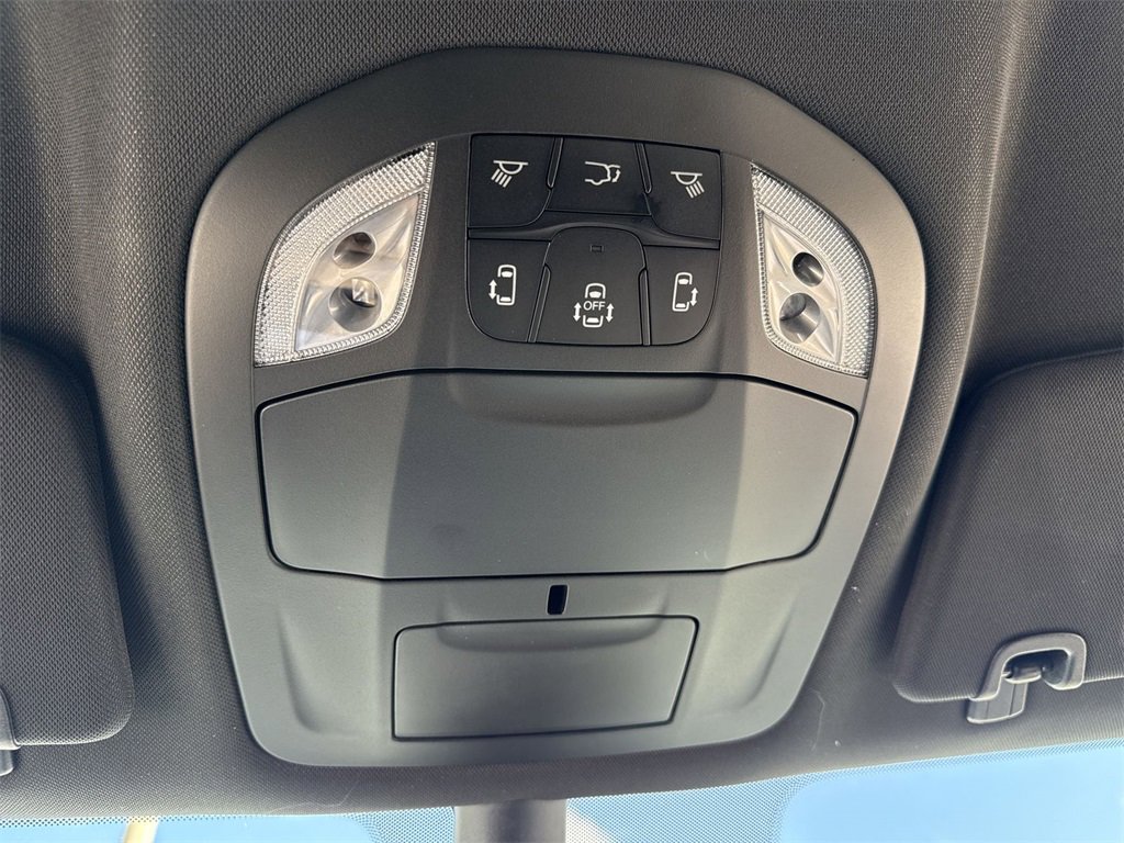New 2026 Chrysler Pacifica Select image 16