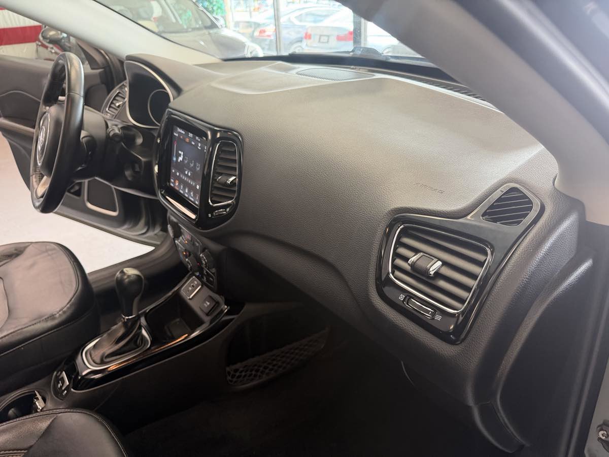Used 2018 Jeep Compass Limited w/ Navigation Group FWD image 13