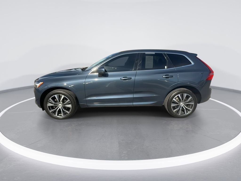 Used 2022 Volvo XC60 B5 Momentum w/ Climate Package AWD/4WD image 5