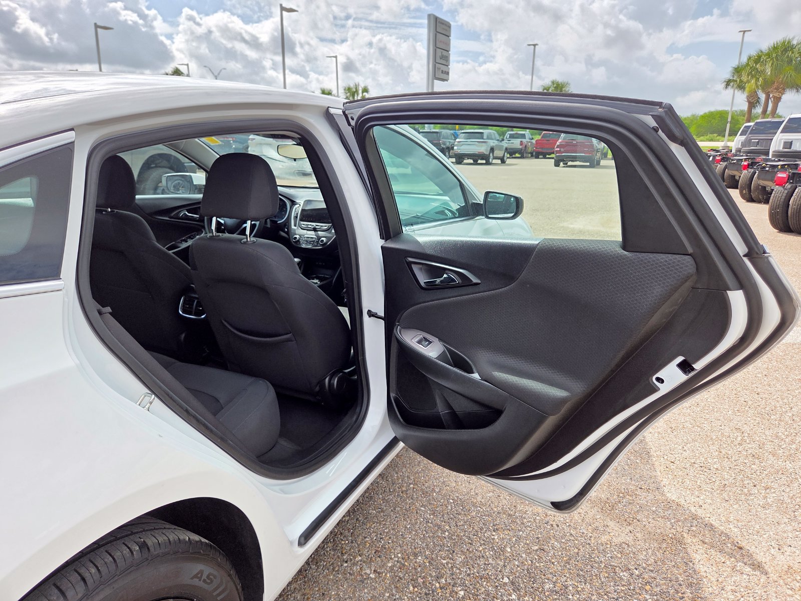 Used 2024 Chevrolet Malibu LT FWD image 16