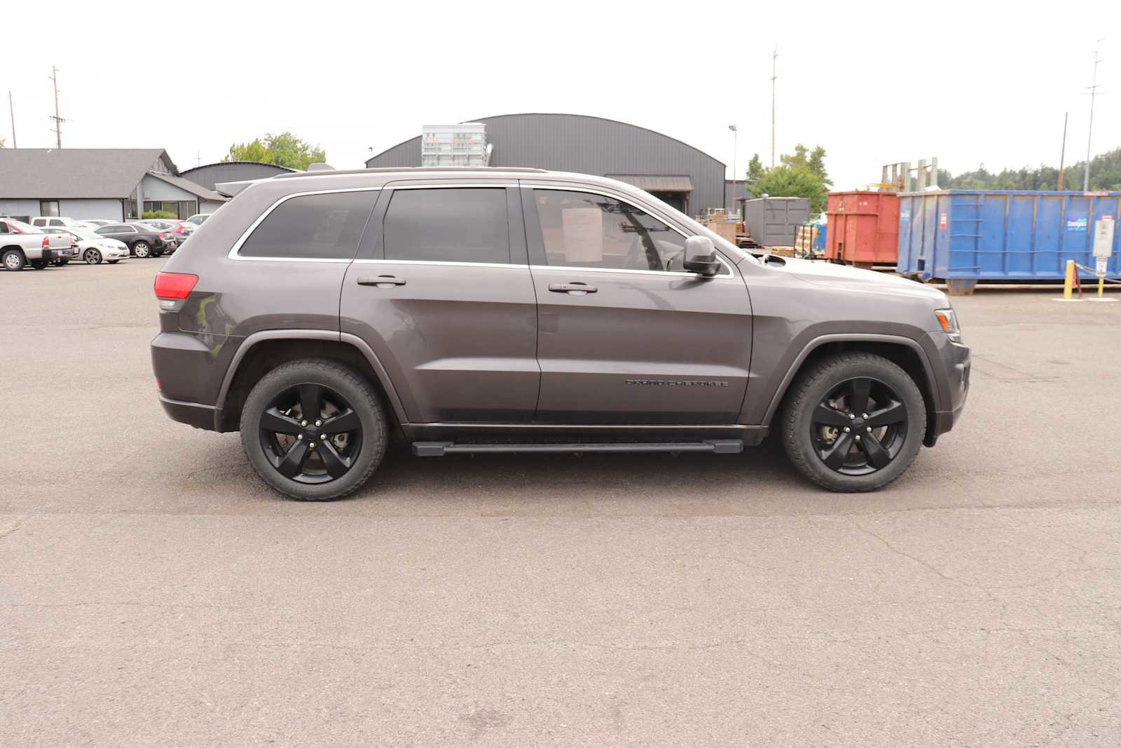 Used 2014 Jeep Grand Cherokee Altitude RWD image 4