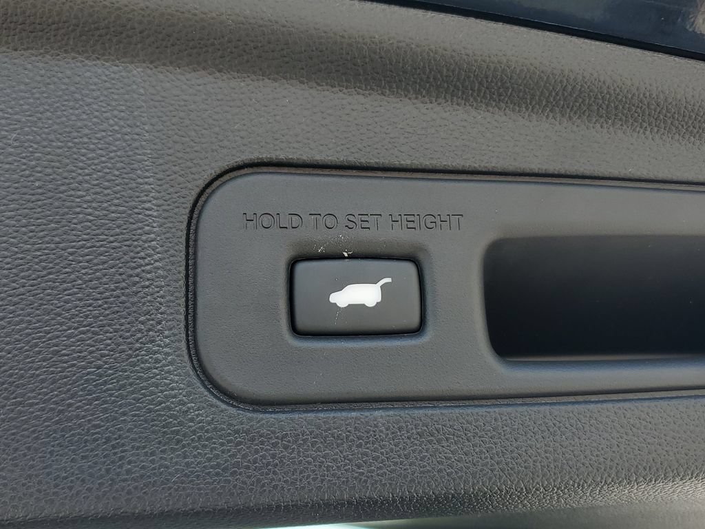 Certified 2026 Acura MDX w/ Technology Package FWD image 10