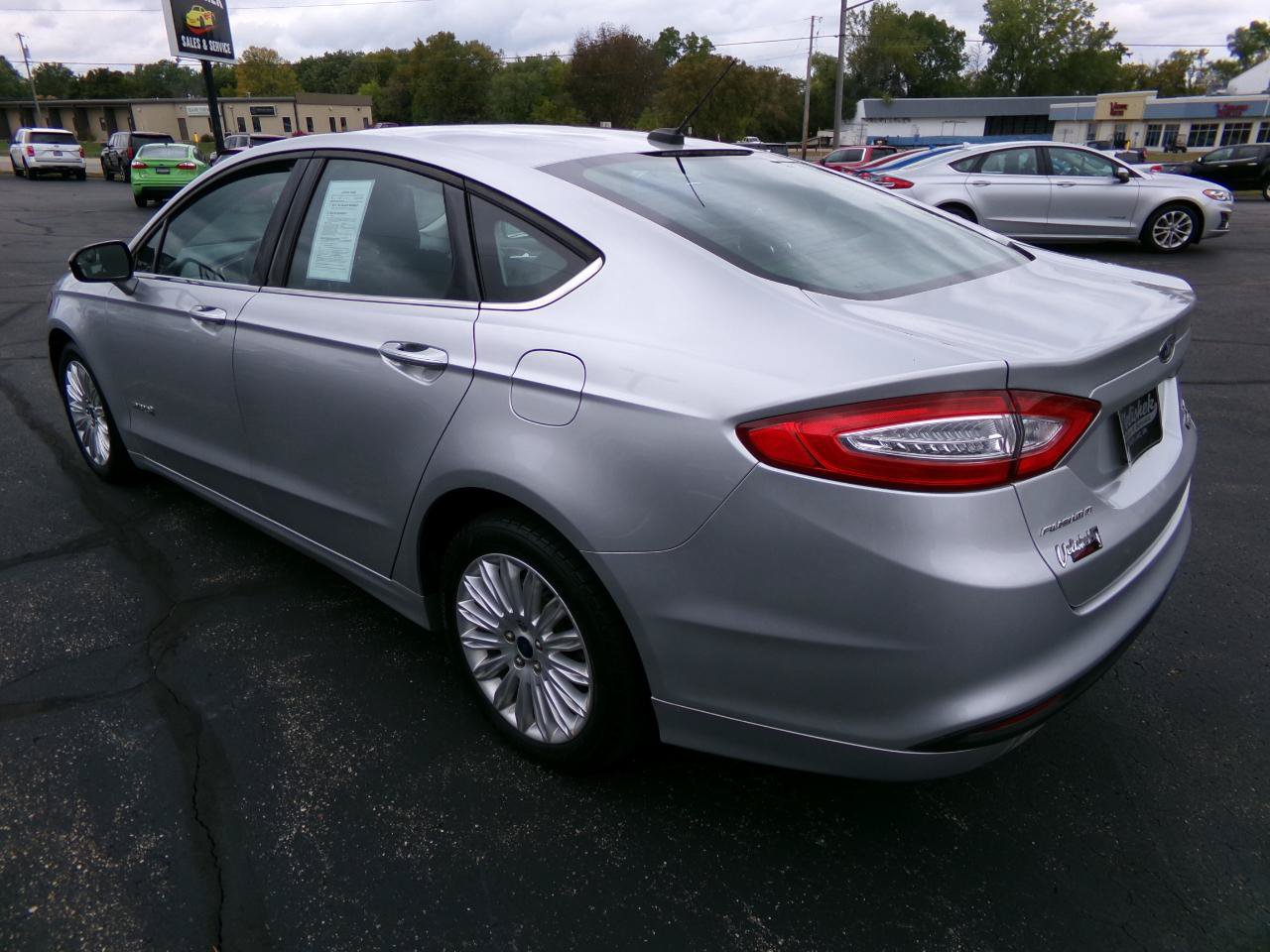 Used 2014 Ford Fusion SE FWD image 5