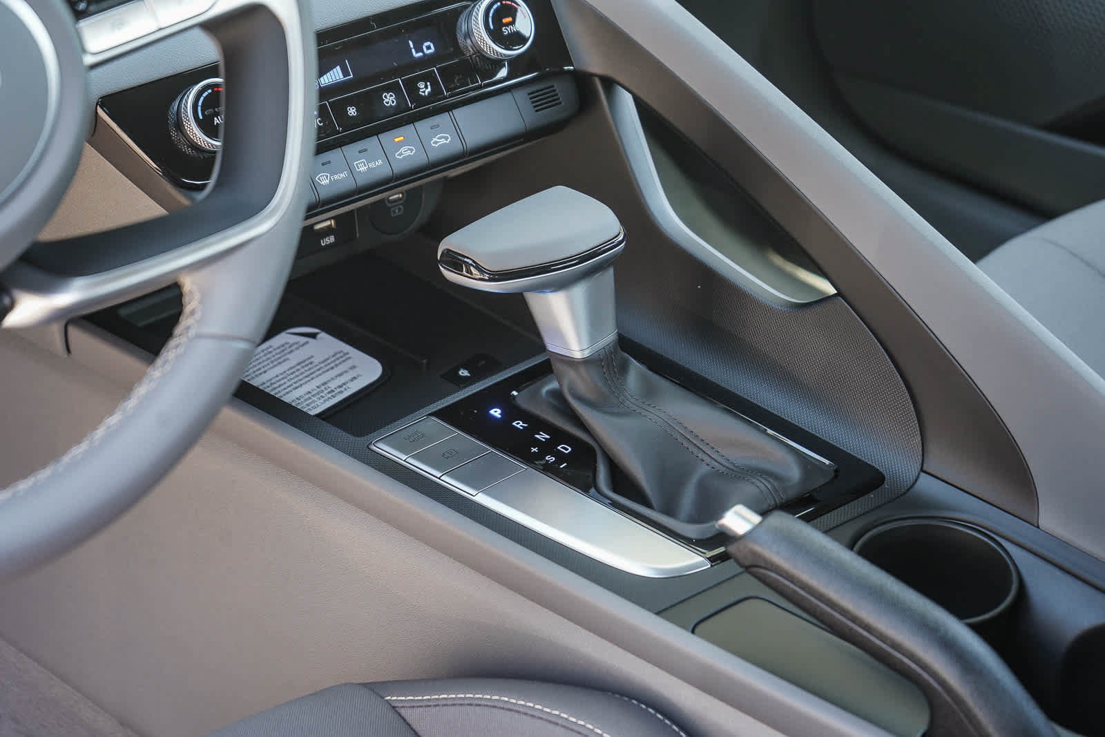 New 2026 Hyundai Elantra Sport FWD image 19