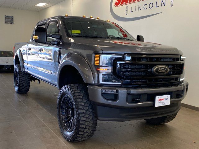 Used 2022 Ford F250 Lariat w/ Black Appearance Package image 2