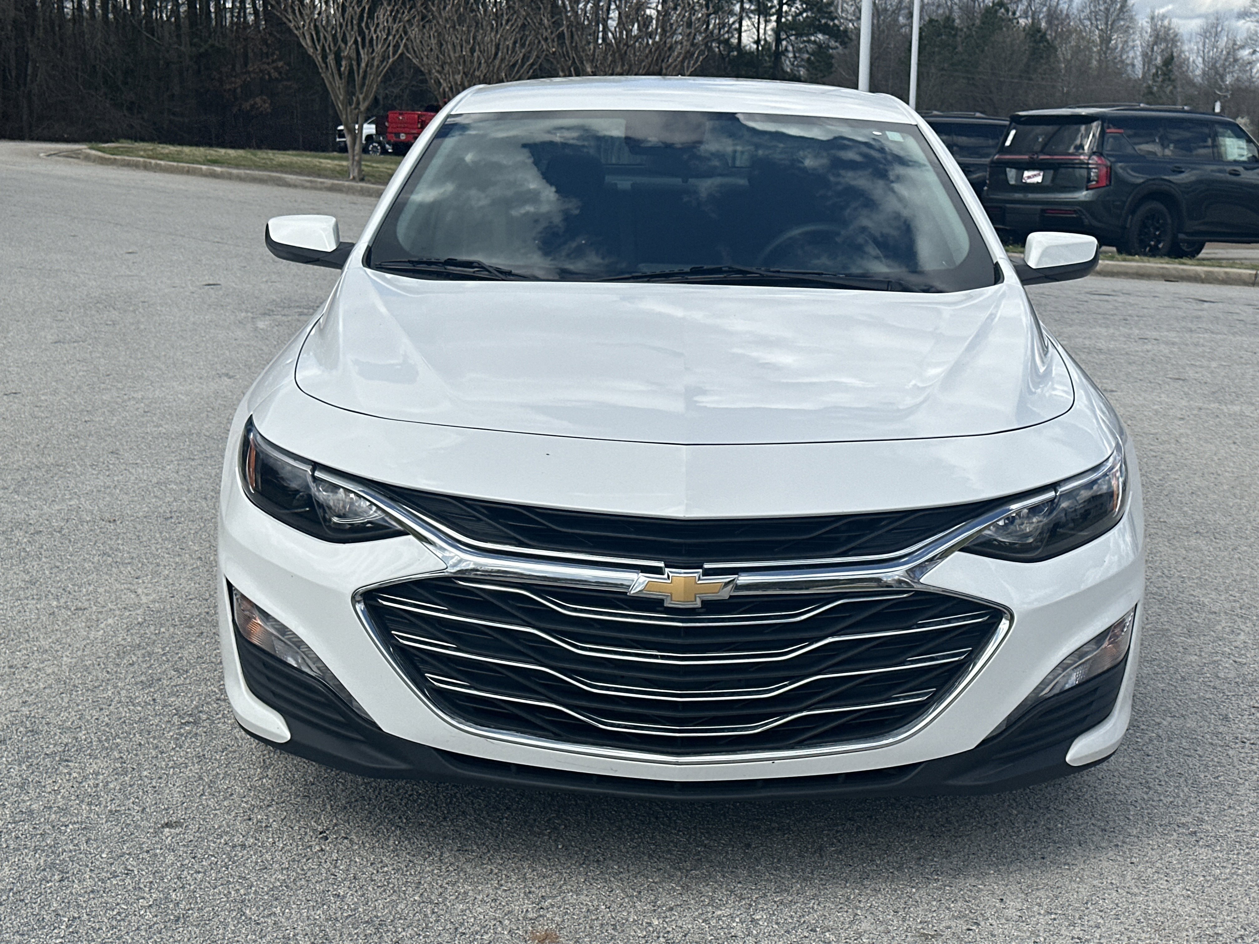 Used 2024 Chevrolet Malibu LT image 2
