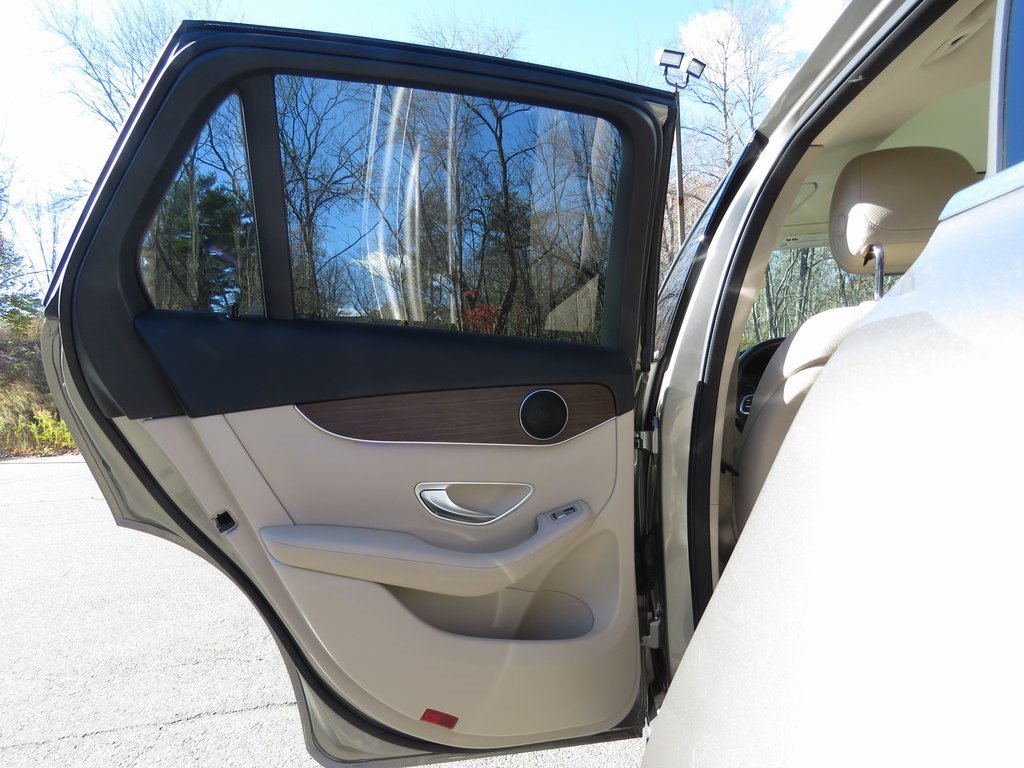 Used 2021 Mercedes-Benz GLC 300 GLC 300 image 20