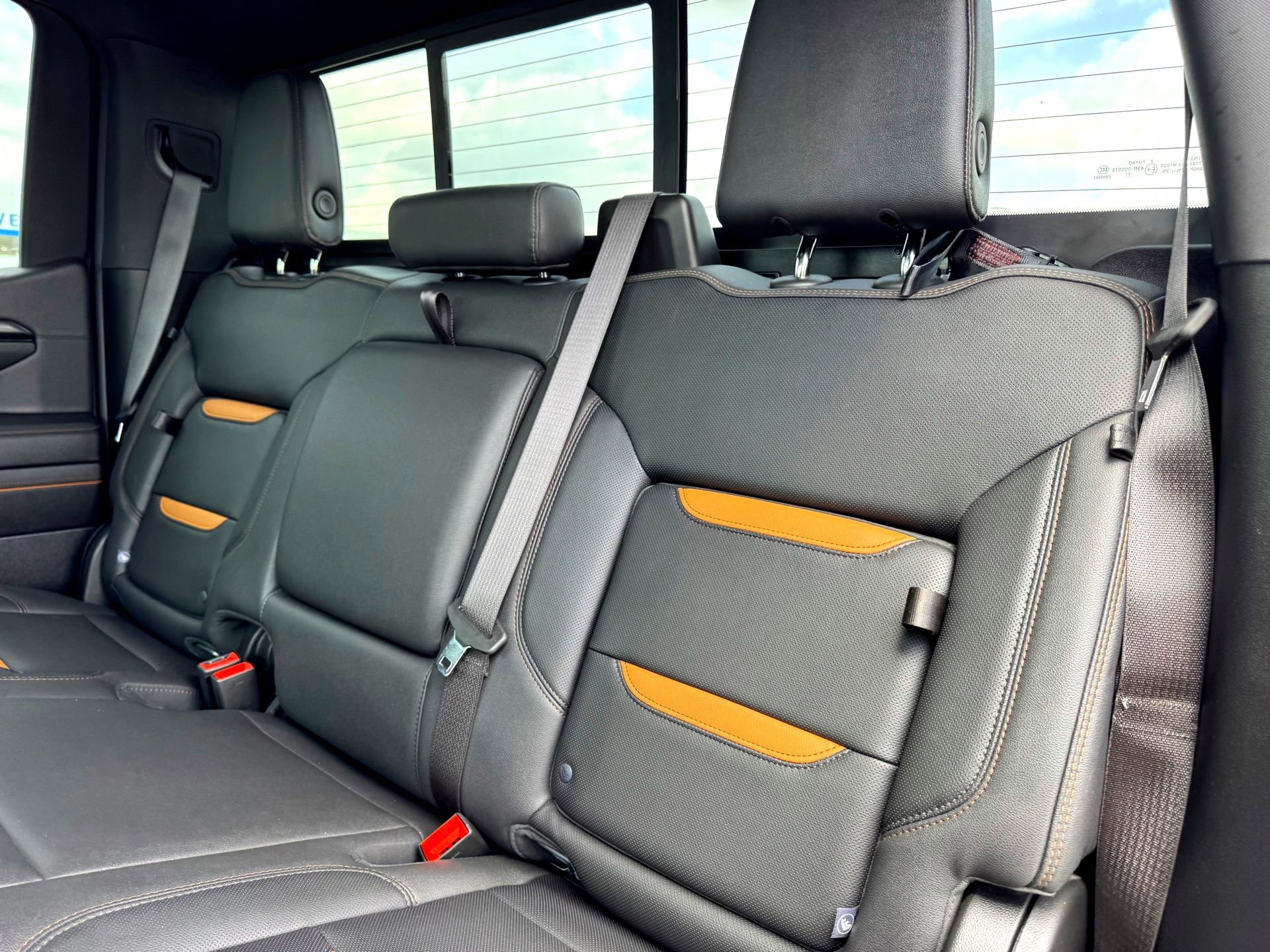 Used 2024 GMC Sierra 1500 AT4 w/ Technology Package image 18