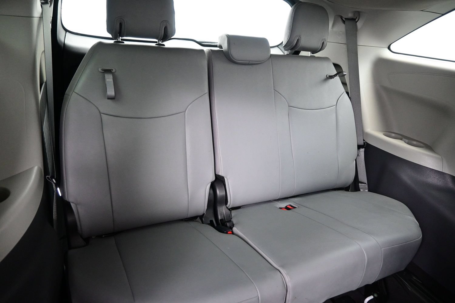 Used 2024 Toyota Sienna XLE AWD/4WD image 17