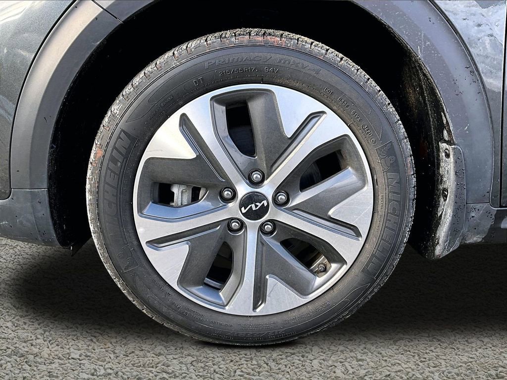 Used 2022 Kia Niro EX w/ Cold Weather Package image 8