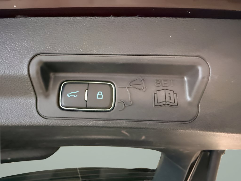 Certified 2023 Ford Explorer XLT w/ Equipment Group 202A AWD/4WD image 15