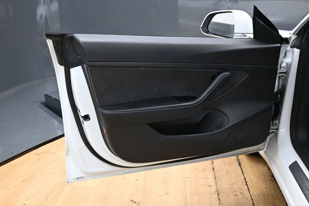 Used 2020 Tesla Model 3 Standard Range RWD image 43