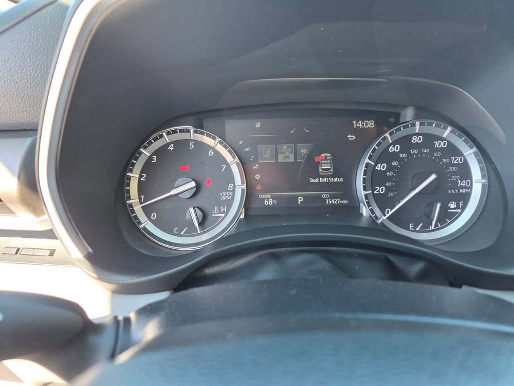 Used 2022 Toyota Highlander XLE image 16