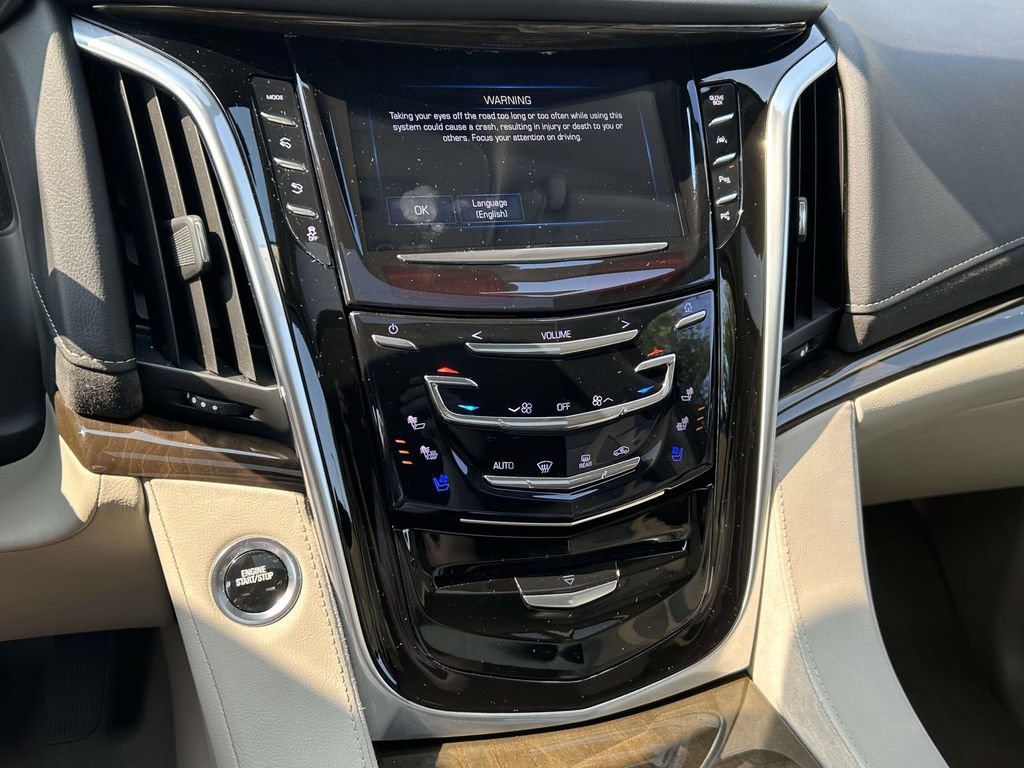 Used 2020 Cadillac Escalade Luxury AWD/4WD image 27