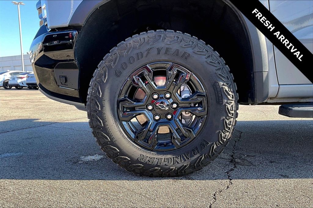 Used 2025 Chevrolet Silverado 1500 ZR2 w/ Dark Appearance Package image 33