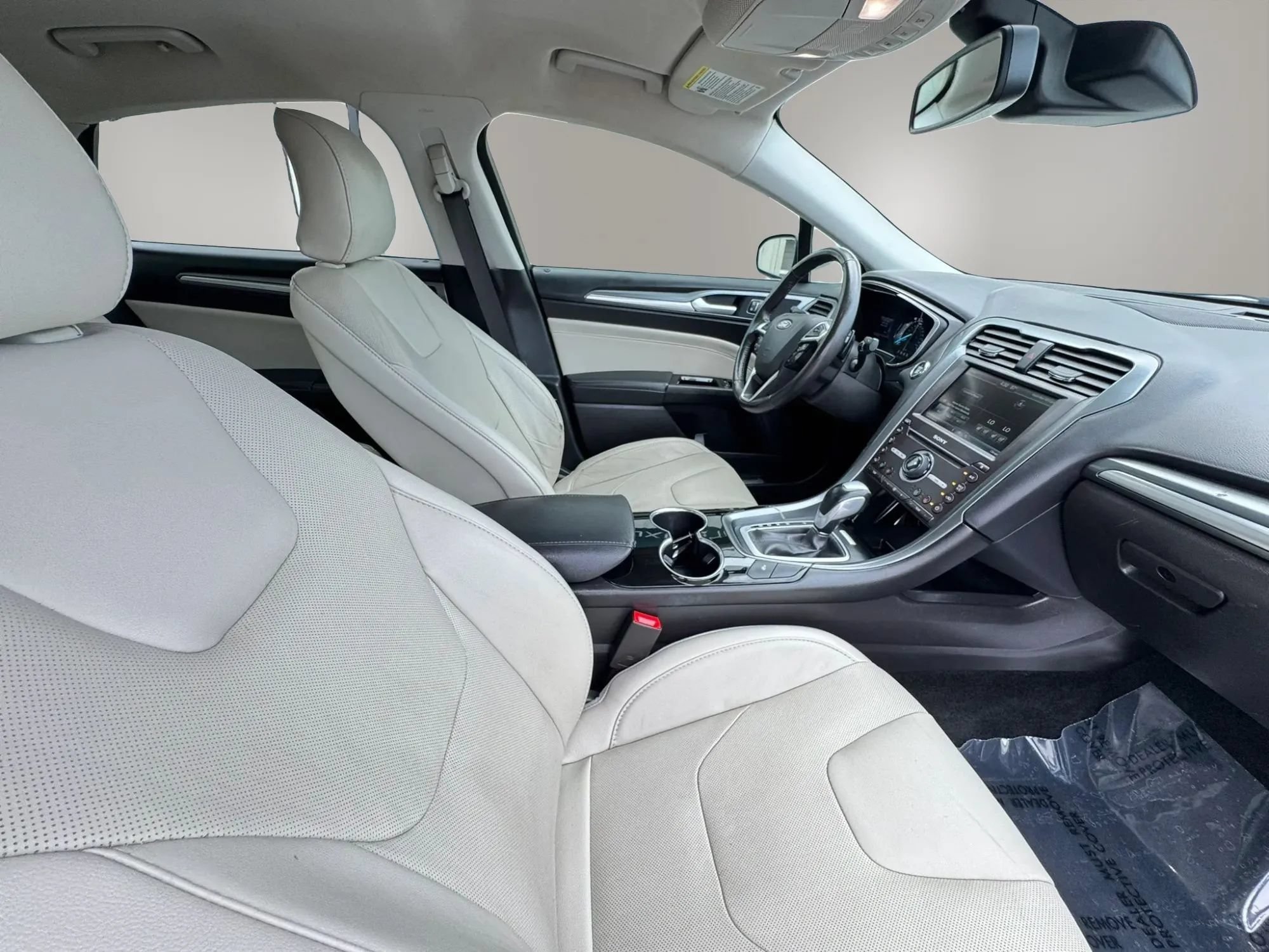 Used 2016 Ford Fusion Titanium FWD image 14