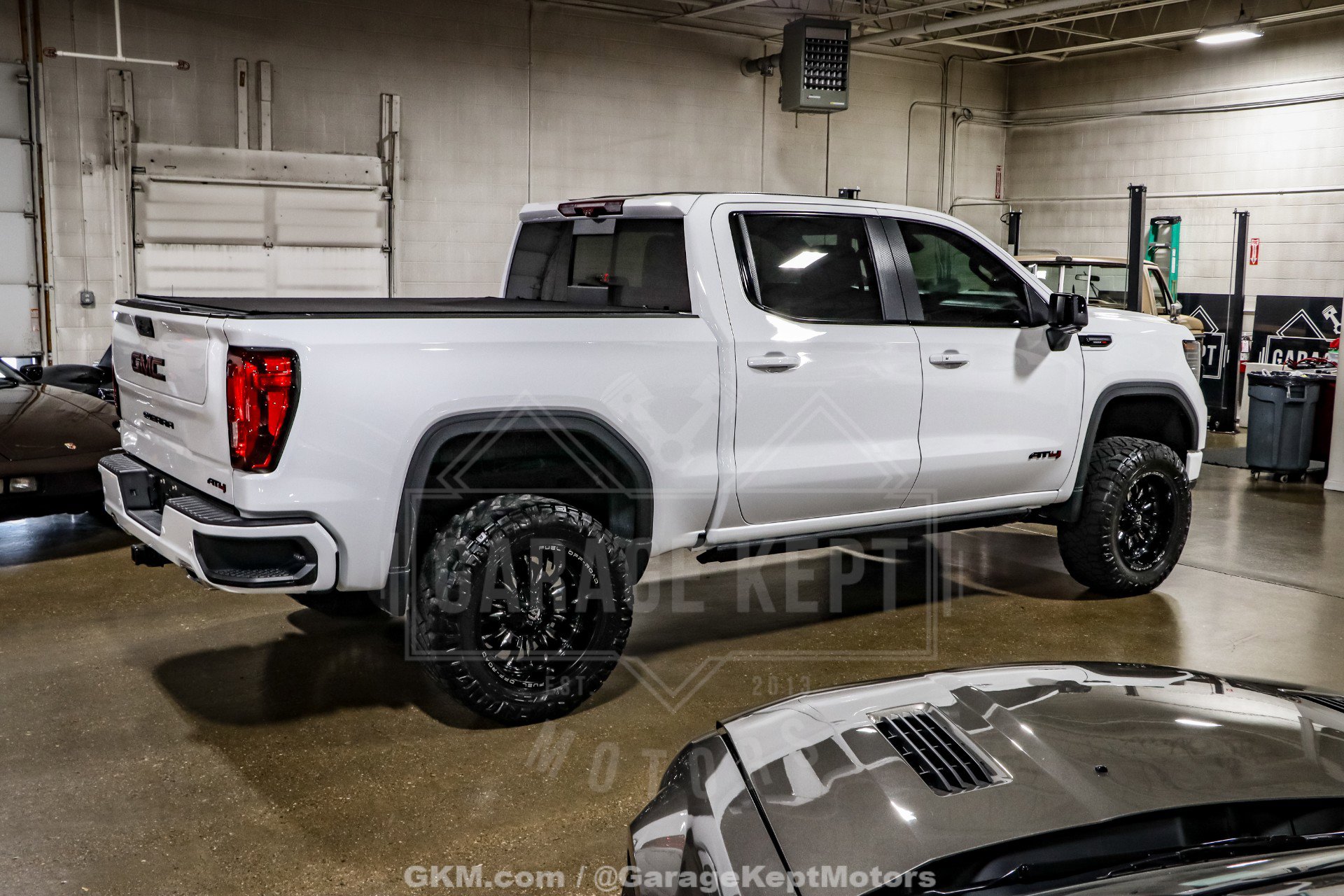 Used 2023 GMC Sierra 1500 AT4 w/ AT4 Premium Package AWD/4WD image 9