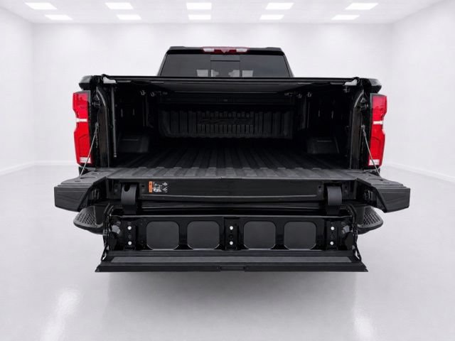 Used 2024 Chevrolet Silverado 2500 ZR2 w/ Technology Package AWD/4WD image 14