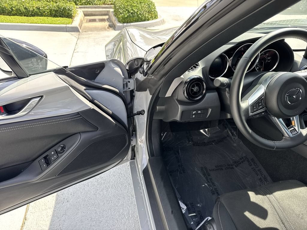 Used 2025 MAZDA MX-5 Miata Club RWD image 17