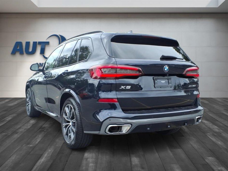 Used 2021 BMW X5 xDrive40i w/ M Sport Package AWD/4WD image 7