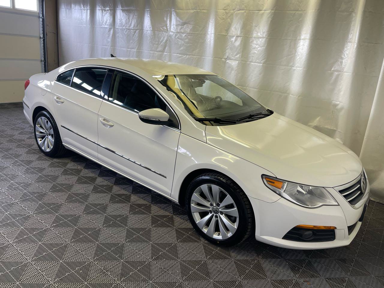 Used 2010 Volkswagen CC Sport FWD image 10