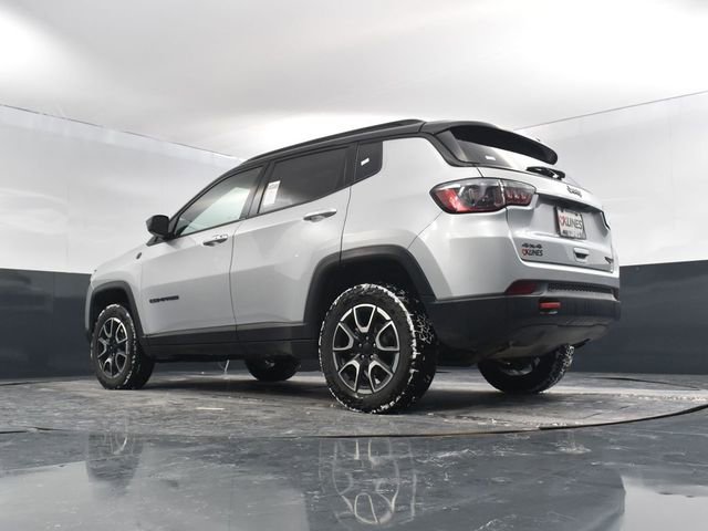 Used 2024 Jeep Compass Trailhawk image 46