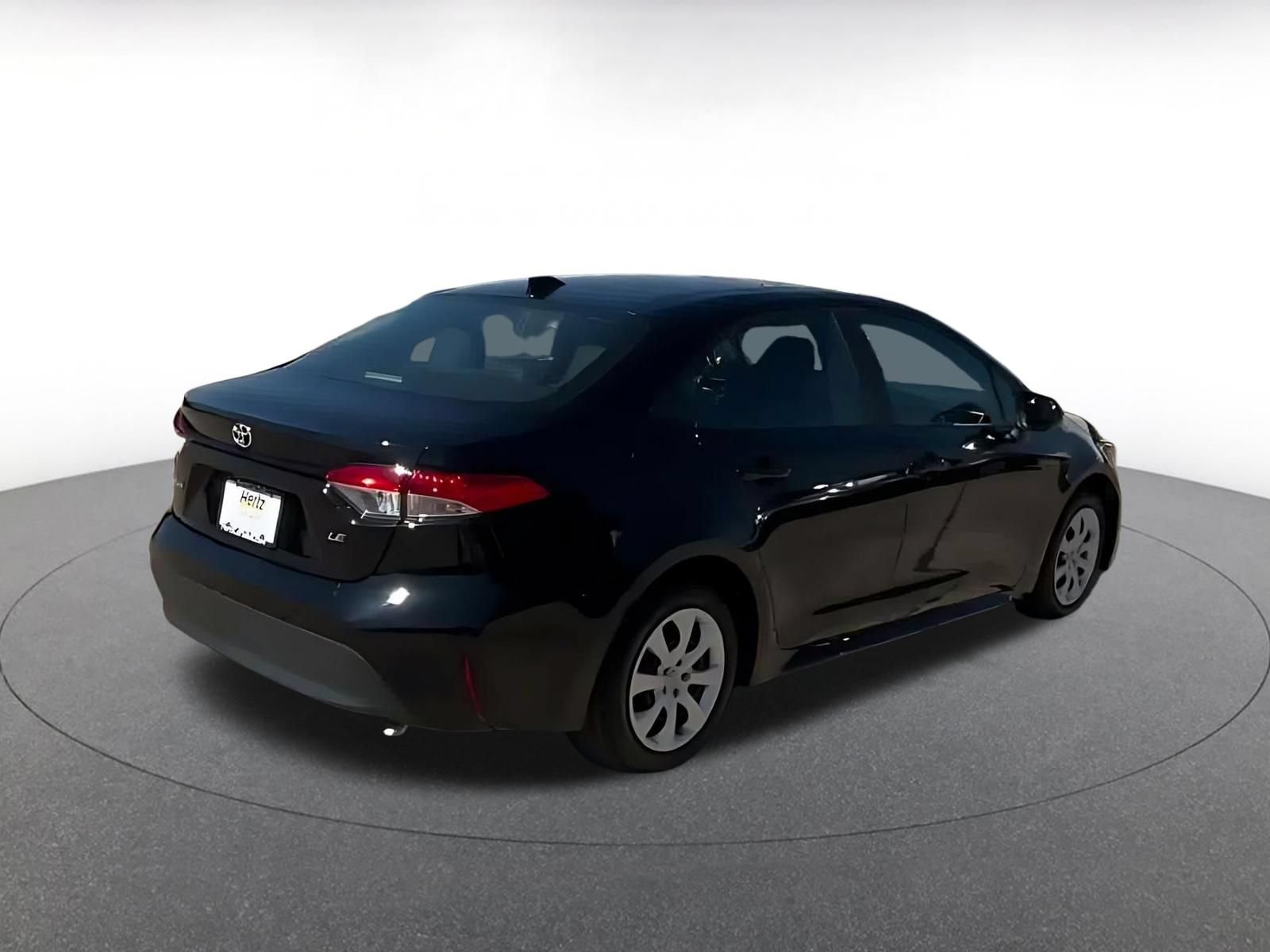 Used 2025 Toyota Corolla LE FWD image 10