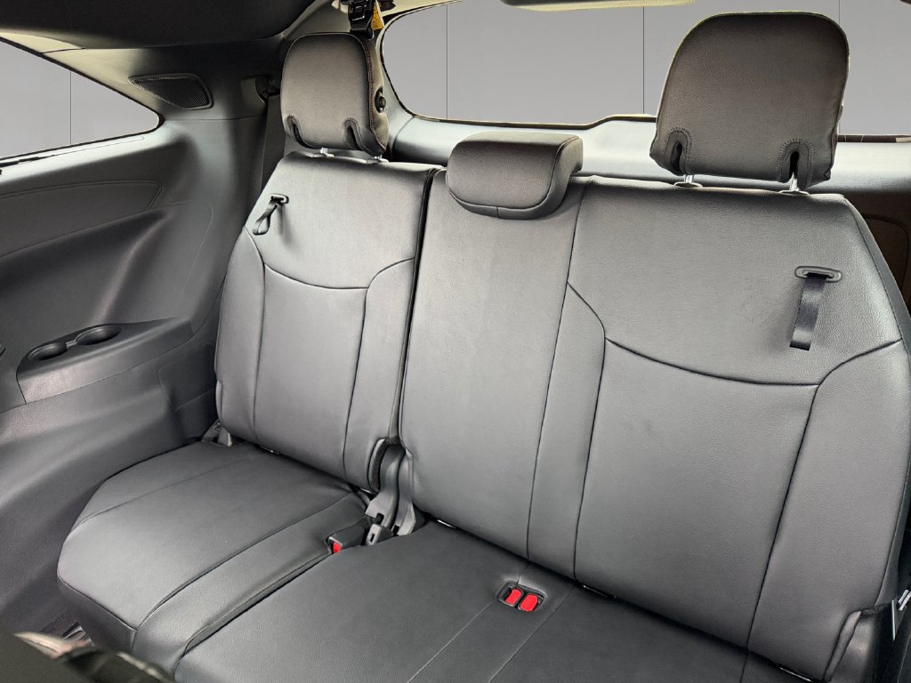 New 2026 Toyota Sienna XSE FWD image 17