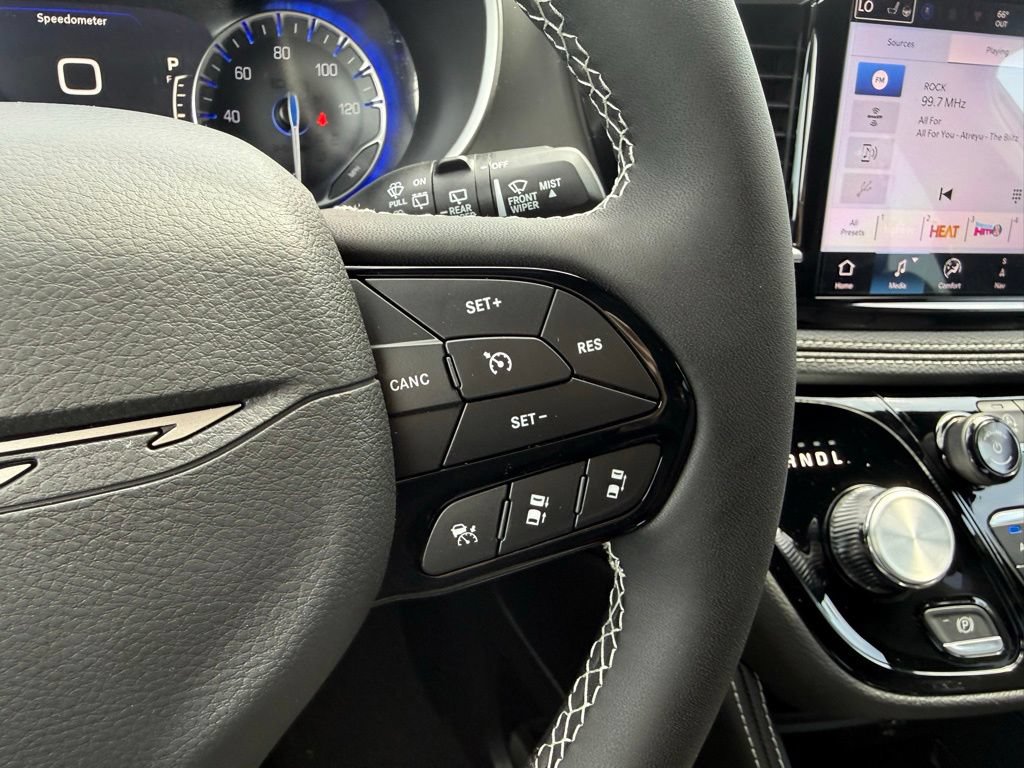 New 2027 Chrysler Pacifica Limited AWD/4WD image 20