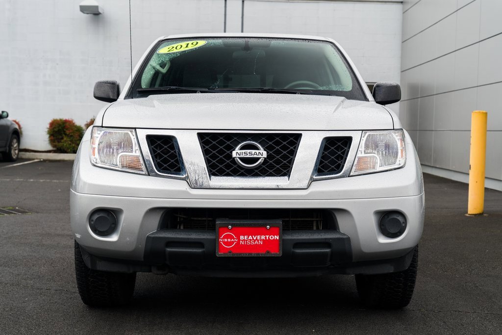 Used 2019 Nissan Frontier SV image 2