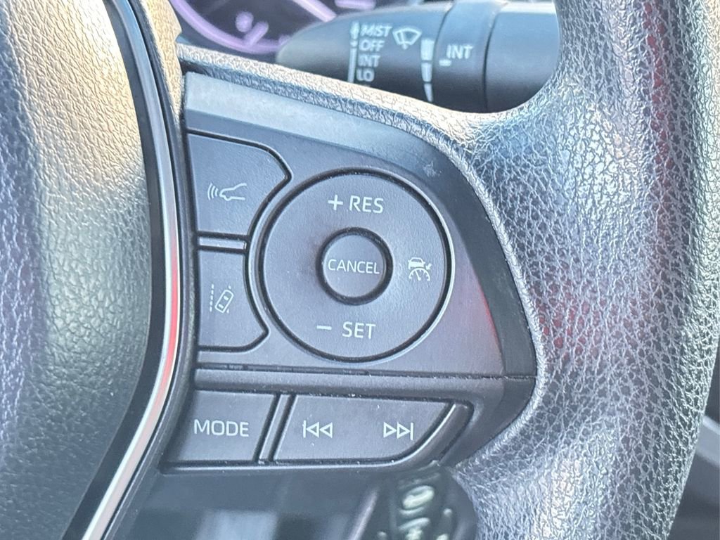 Used 2018 Toyota Camry LE image 27